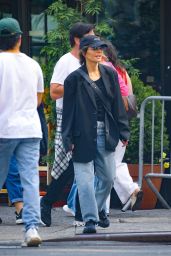 Lisa Rinna and Harry Hamlin Enjoy a Casual Stroll in New York 05-06-2024