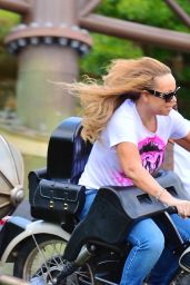 Mariah Carey at Universal Studios Islands of Adventure in Orlando 05-01-2024