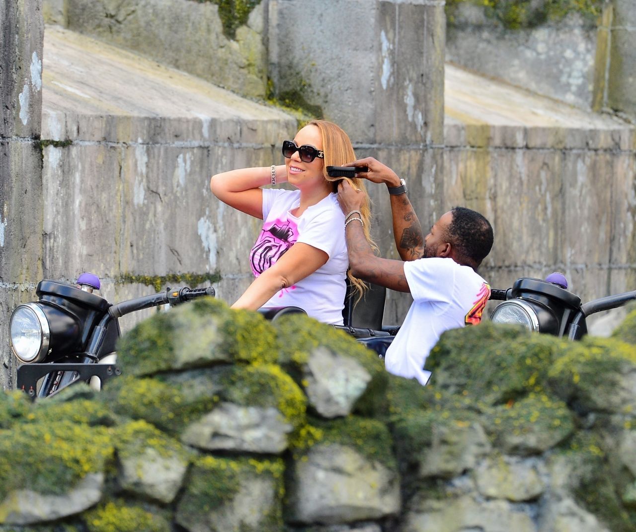 Mariah Carey at Universal Studios Islands of Adventure in Orlando 05-01