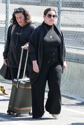 Melissa McCarthy Arriving at JFK Airport in New York 05-01-2024