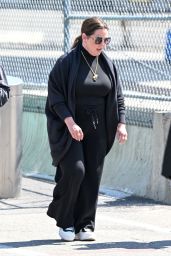 Melissa McCarthy Arriving at JFK Airport in New York 05-01-2024