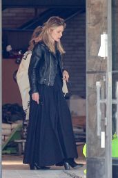 Michelle Pfeiffer at the Construction Site of Her New Eco-home Store in LA 05-08-2024