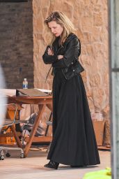 Michelle Pfeiffer at the Construction Site of Her New Eco-home Store in LA 05-08-2024