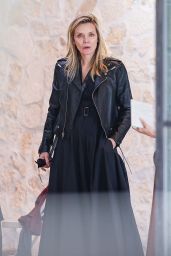 Michelle Pfeiffer at the Construction Site of Her New Eco-home Store in LA 05-08-2024