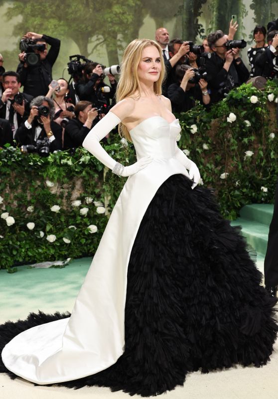 Nicole Kidman Stuns in Balenciaga Couture at 2024 Met Gala
