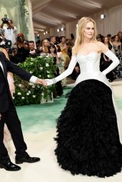 Nicole Kidman Stuns in Balenciaga Couture at 2024 Met Gala