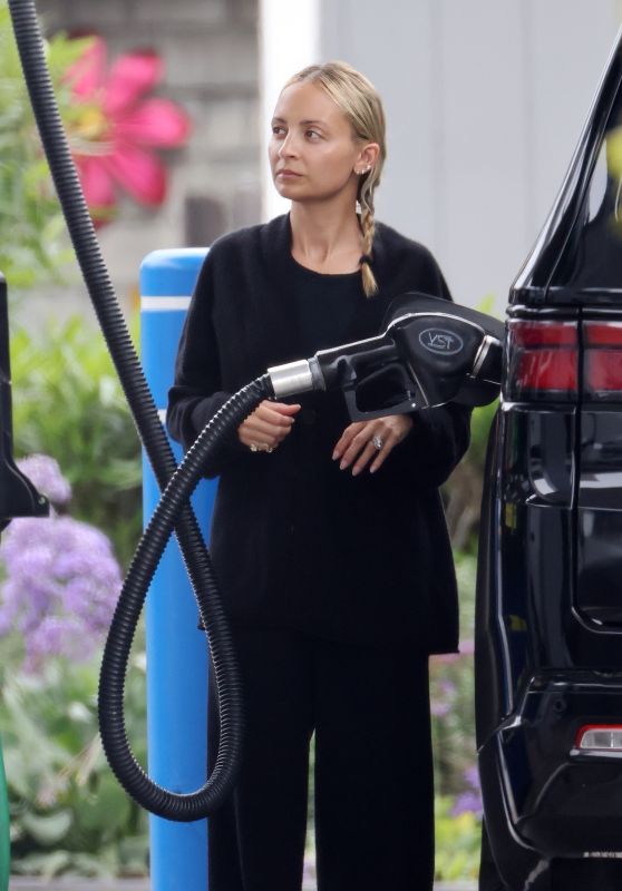 Nicole Richie Gases up Her SUV in Santa Barbara 05-22-2024