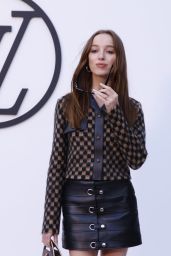 Phoebe Dynevor – Louis Vuitton Photocall Fashion Show in Barcelona 05-23-2024