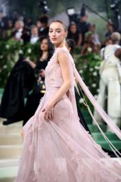 Phoebe Dynevor Makes History at Met Gala 2024 in Victoria Beckham Creation