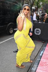 Serena Williams in a Bright Yellow Dress in New York 05-06-2024