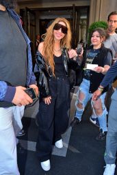 Shakira Looked Stylish in a Leather Jacket as She Left the Mark Hotel in New York 05-07-2024