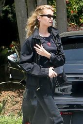 Stella Maxwell Arrives at the Renowned Rise Movement Gym in West Hollywood 05-15-2024