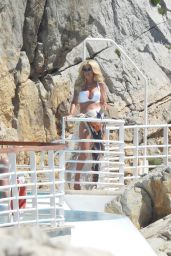 Victoria Silvstedt at the Swimming Pool of the Hotel du Cap Eden Roc in Antibes 05-22-2024