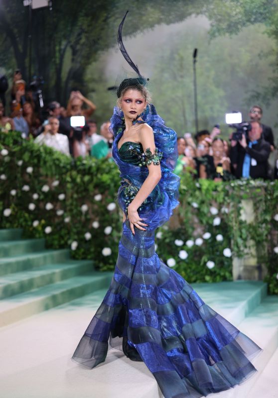 Zendaya at Met Gala 2024 (more photos)