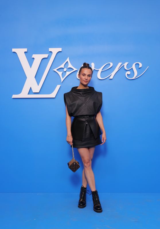 Alicia Vikander – Louis Vuitton Show at Paris Fashion Week 06-18-2024