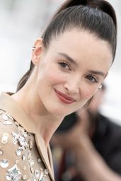 Charlotte Le Bon at “L’Amour Ouf” (Beating Hearts) Photocall in Cannes 05-24-2024