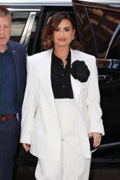 Demi Lovato in Chic Black and White Outfit at Vogue Dinner Party in New York 06-03-2024