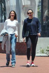 Jennifer Garner Out in Pacific Palisades 06-10-2024