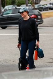 Jennifer Garner Out in Santa Monica 06-03-2024
