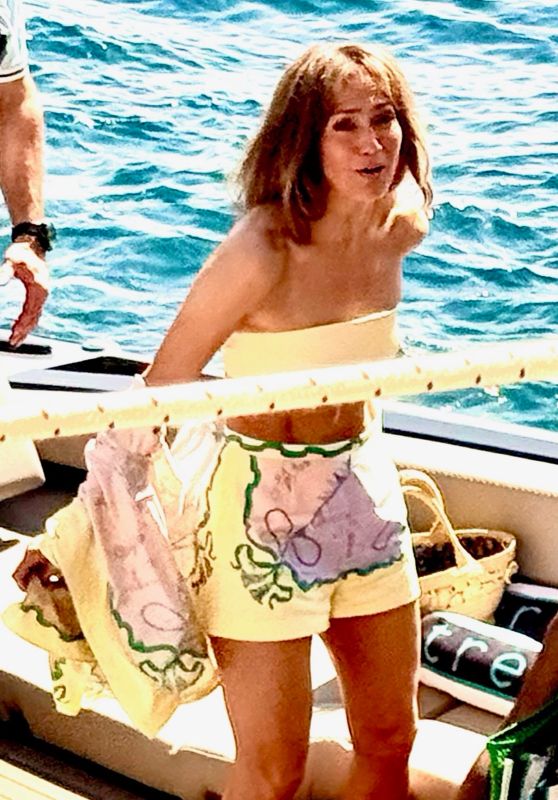 Jennifer Lopez in Positano 06-18-2024