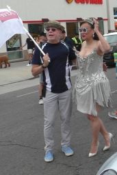 Jennifer Tilly Joins Pride Parade in Hollywood 06-09-2024