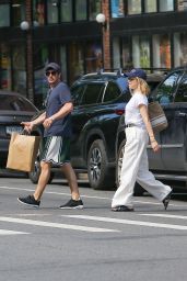 Jenny Mollen Out in New York 06-03-2024
