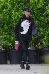 Kimberly Stewart Heads to the Gym in Los Angeles 06-10-2024