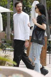Krysten Ritter and Her Boyfriend Luke Acret on a Shopping Trip Together to Reformation in Studio City 06-03-2024