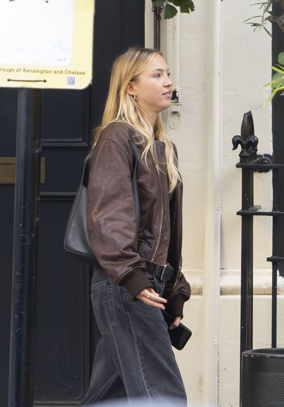 Lila Moss Out in West London 06-12-2024