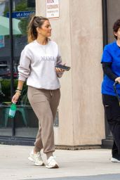 Maria Menounos Out for Lunch in Encino 06-09-2024