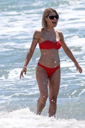 Michelle Hunziker in Red Bikini at Alpemare Beach in Forte Dei Marmi 06-03-2024