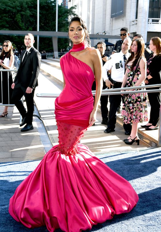 Nicole Scherzinger Arriving at TONY Awards in New York 06-16-2024