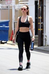 Olivia Wilde Flaunts Abs and Aviators After Workout  06-05-2024