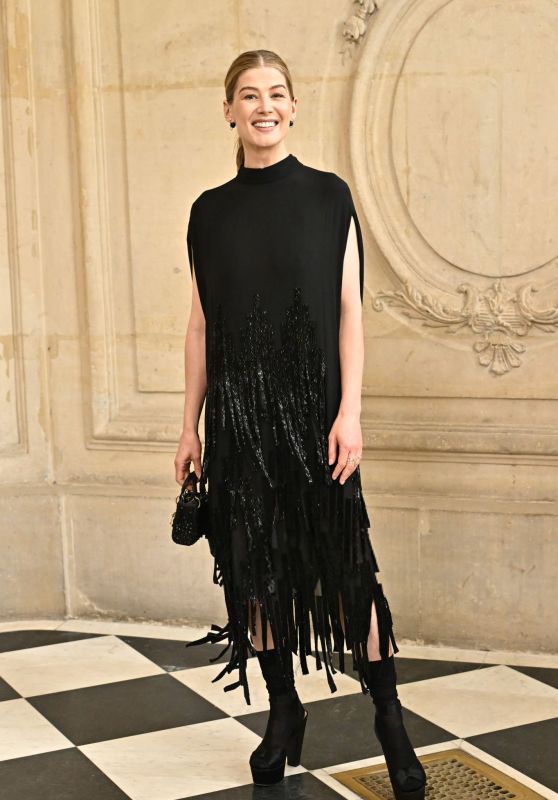Rosamund Pike – Christian Dior Show During Paris Fashion Week 06-24-2024