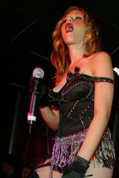 Scarlett Johansson Performs With The Pussycat Dolls at the Viper Room 03-19-2004
