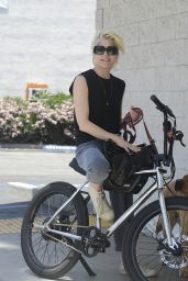 Selma Blair on Her Electric Bike in Los Angeles 06-13-2024