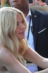 Sienna Miller Arrives at “Horizon: An American Saga – Chapter 1” Premiere in Los Angeles