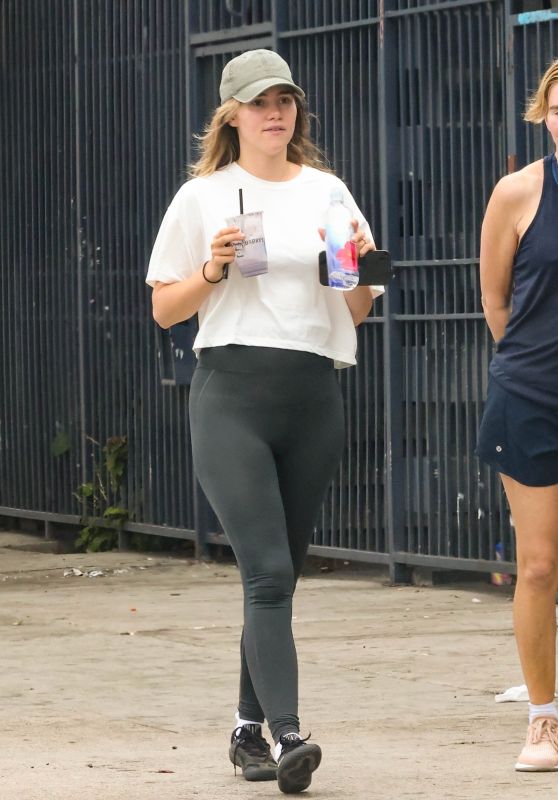 Suki Waterhouse Out in Los Angeles 06-08-2024