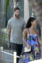 Vick Hope Stroll Through the Streets of the Historic Centre of Sitges 06-02-2024