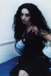Charli XCX - Photoshoot 2024 (HW)