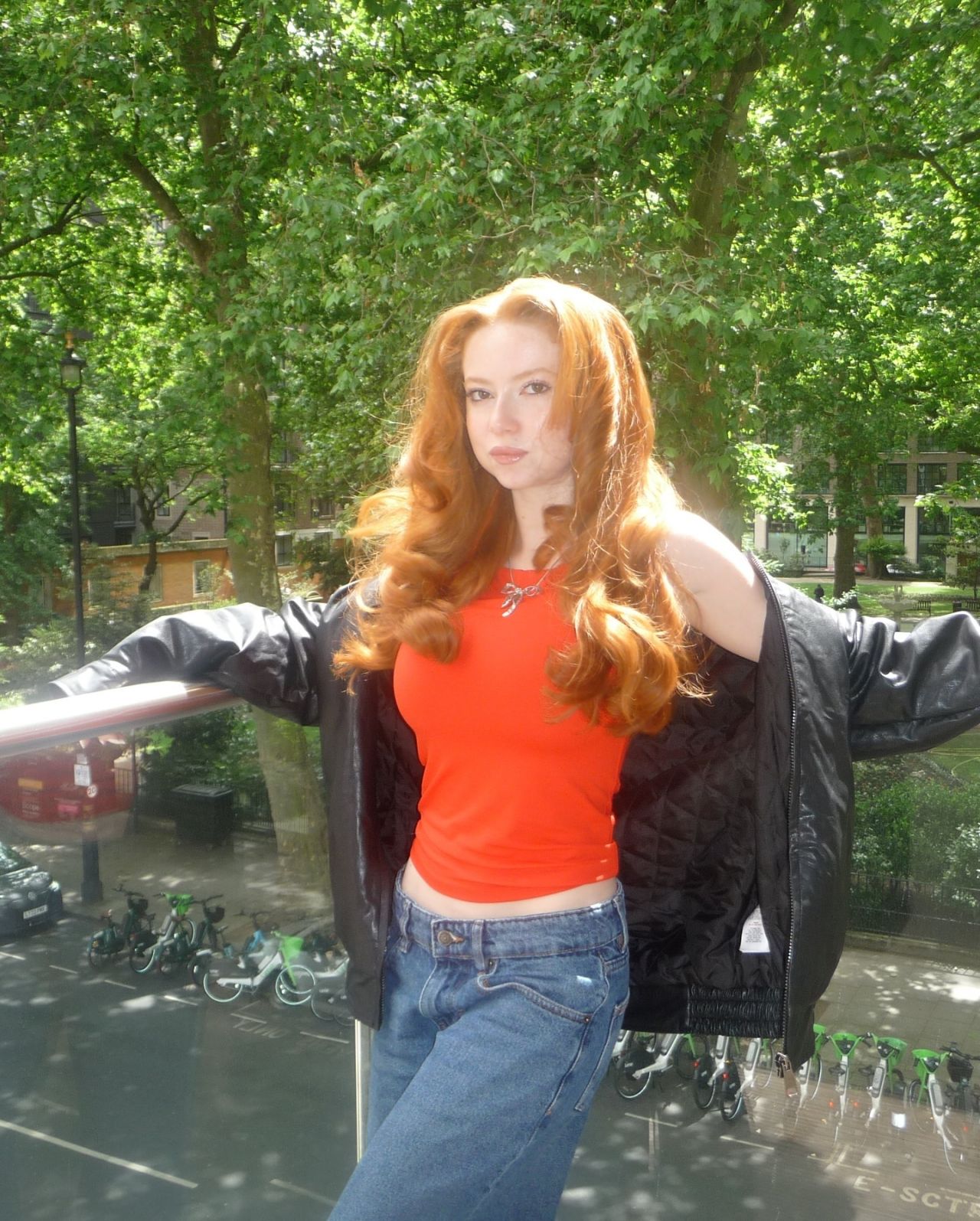 Francesca Capaldi Style, Clothes, Outfits and Fashion • CelebMafia