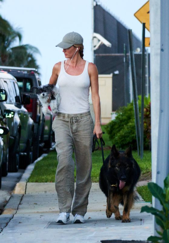 Gisele Bundchen Walks Her Dog in Miami 01-07-2024