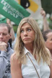 Jennifer Aniston - "The Morning Show" Set in New York 07-27-2024