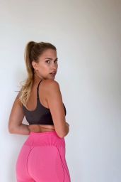 Kara Del Toro Yoga Outfits 07/23/2024