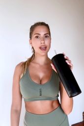 Kara Del Toro Yoga Outfits 07/23/2024