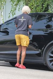 Kelly Rowland Leaves a Salon Pampering Session in Los Angeles 07-11-2024