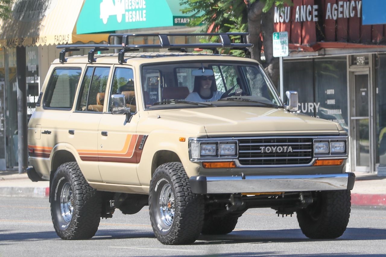 Kendall Jenner Cruise Inside of Her Vintage Toyota Land Cruiser SUV