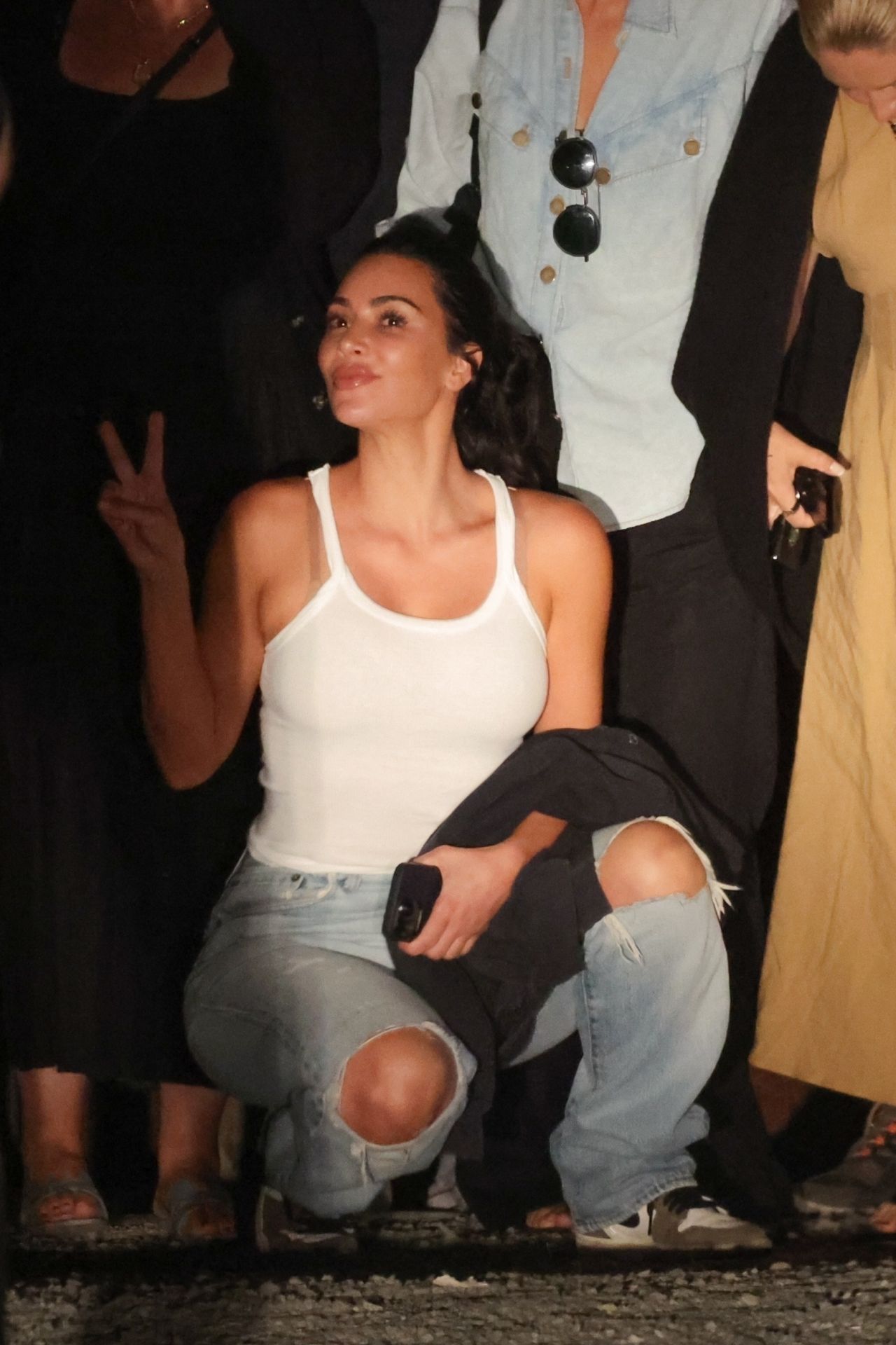 kim-kardashian-at-wolf-lodge-steakhouse-in-coeur-d-alene-idaho-07-07-2024-6.jpg (1280×1920)