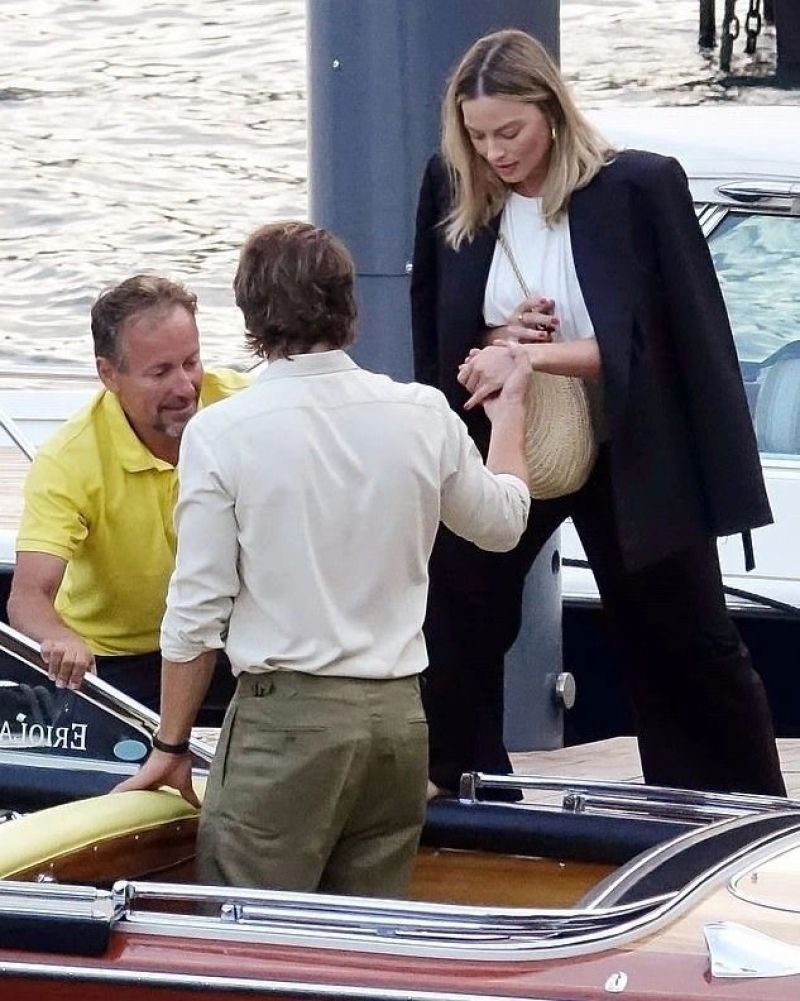 Margot Robbie Showing Off Baby Bump At Lake Como 07-07-2024 • CelebMafia