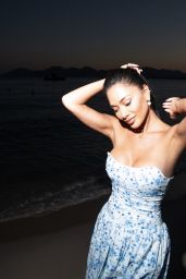 Nicole Scherzinger in a Blue Floral Midi Dress 07-04-2024